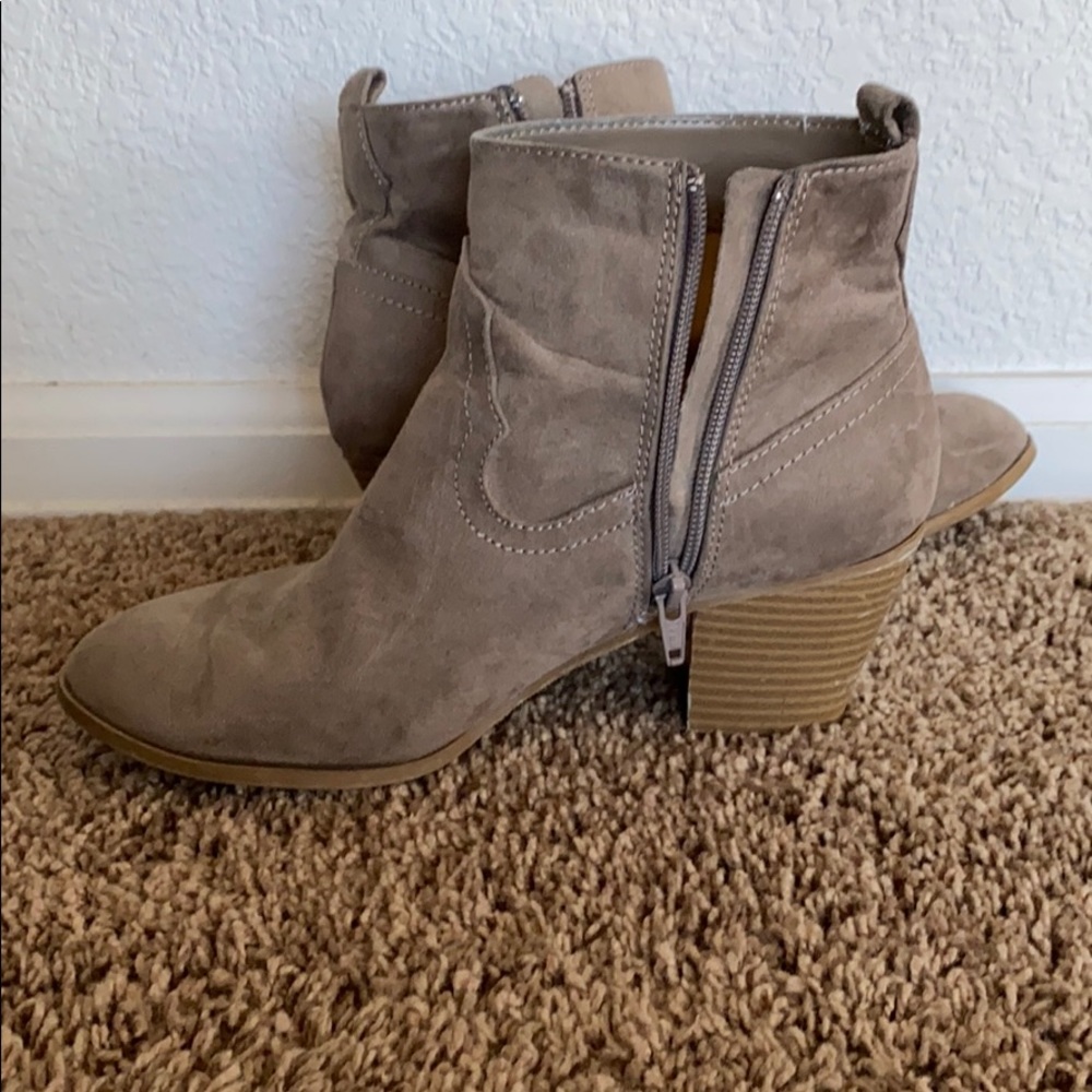 ✨HP ✨ Express Booties